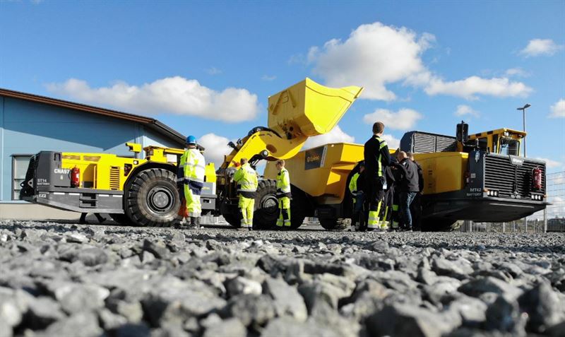 The newly arrived Scooptram ST14 Battery and Minetruck MT42 Battery at Agnico Eagle’s Kittilä mine. The batteries are supplied from Northvolt, which aims for minimal carbon footprint and the highest levels of recycling.