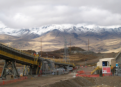 Siemens supplies a gearless drive for a conveyor belt system to Oyu Tolgoi copper mine in Mongolia – as here for the Las Bambas copper mine in Peru.