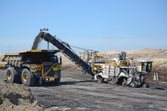 Cutting, crushing and loading in a single pass. The Wirtgen surface miner makes coal mining simple, economical, eco-friendly and safe.