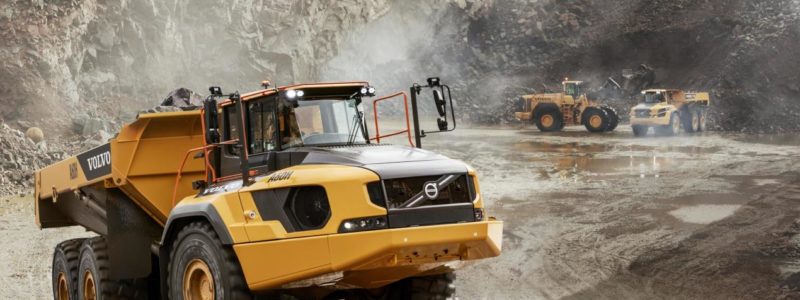 Allison Automatics are also available in super heavy trucks such as the Volvo A60H articulated truck and the new R100E rigid truck. The Allison 6000 Series™ — equipped A60H, which is already marketed in Brazil, has a cargo capacity of 55 metric tonnes. The R100E, which has a capacity of 100 tonnes, uses the Allison 8000 Series™.