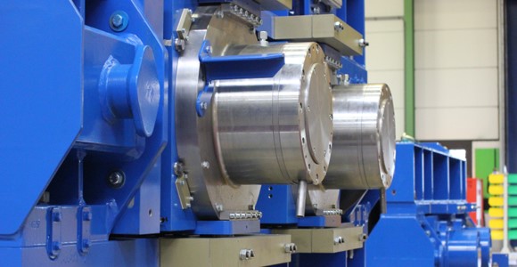 Enduron® High Pressure Grinding Rolls utilise a unique spring-loaded lateral wall which is specifically designed to facilitate roll skew.