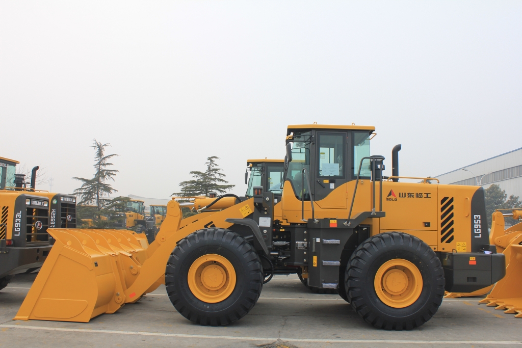 SDLG-launches-LG953-wheel-loader-in-Indonesia-02