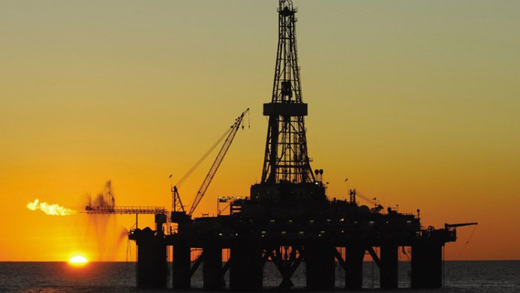 Oil tumbles further as US-China trade conflict fuels recession fears