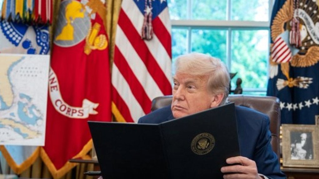 Trump signs executive order boosting deep-sea mining industry