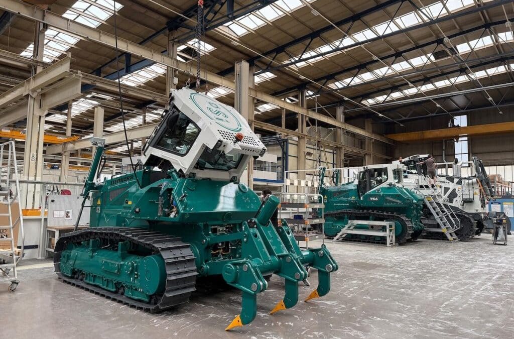 Liebherr and DSI sign dozer deal