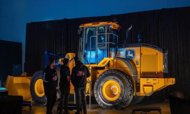 John Deere debuts first hybrid wheel loader