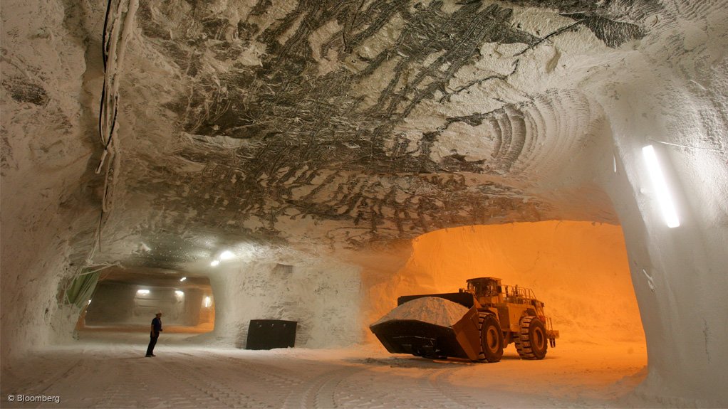 Trump says US will keep buying Canadian potash, Belarus would sell at lower price
